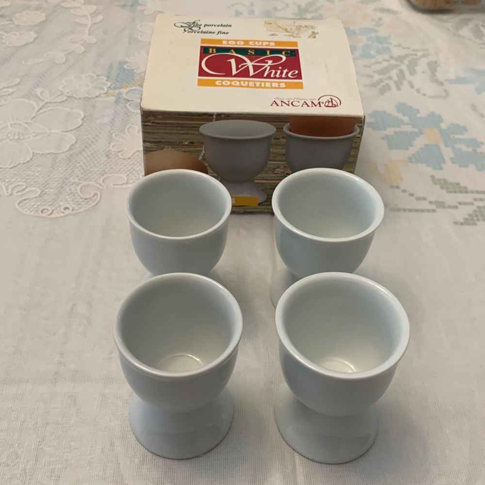 Fine Porcelaine Egg Cups